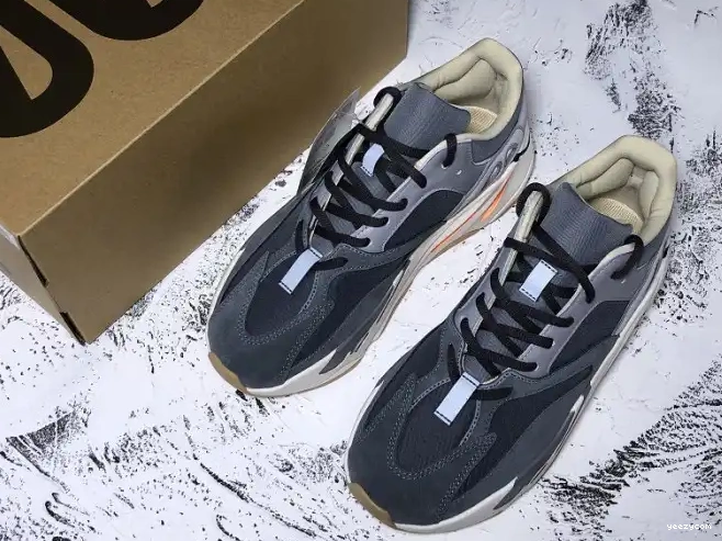 v2 'Magnet' 700 Adidas Boost FV9922 Yeezy 0615